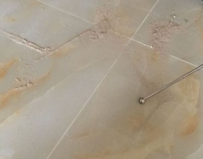 新邱瓷砖空鼓维修公司分享粘合剂选择不当在瓷砖铺贴过程中可能导致以下问题