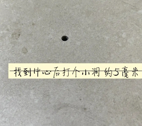 新邱瓷砖空鼓维修公司专业解答在瓷砖铺贴过程中，如果砂料搅拌不均匀，将会带来以下问题